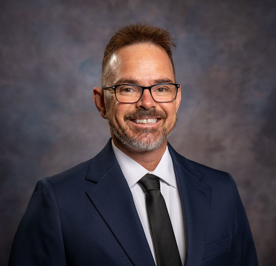 Professional portrait of Pete Carter